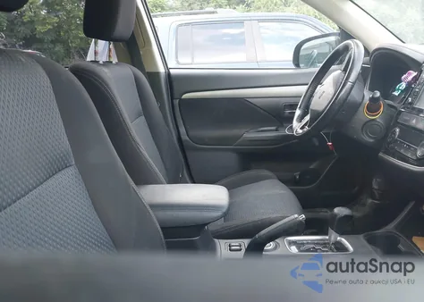 2016 Mitsubishi Outlander Es/Se/Sel z USA, uszkodzony, nr VIN JA4AZ3A33GZ015743